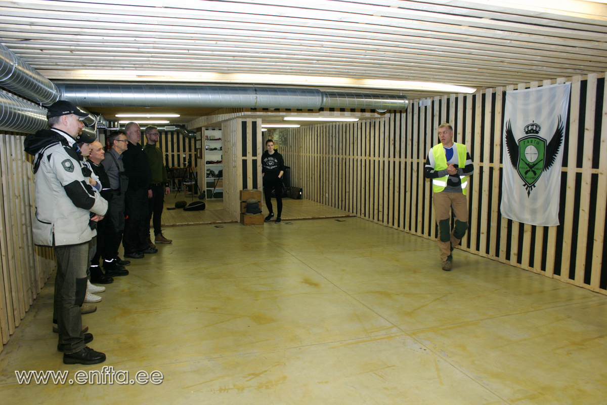 ja loeb sõnad peale