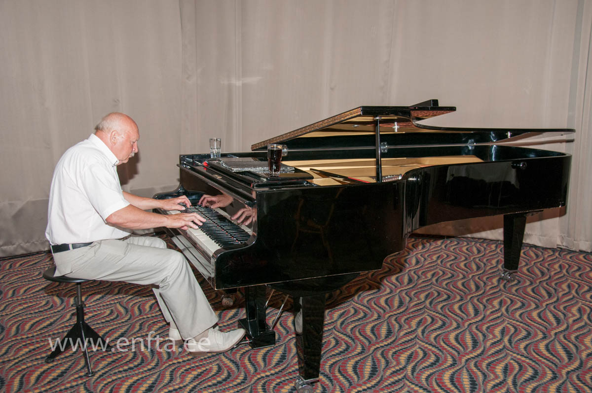 Enjoy the music and this competition!