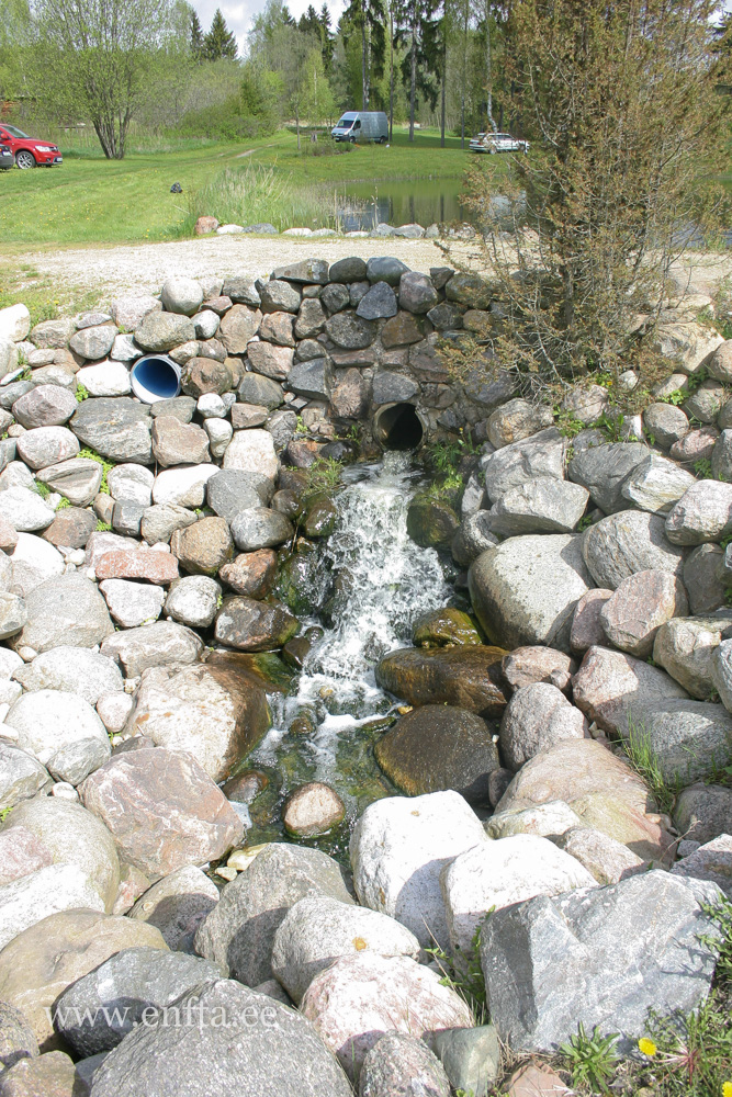 Ka Vellaveres juba vulisevad veed