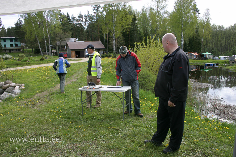 Heli lubas kiirelt tagasi tulla...