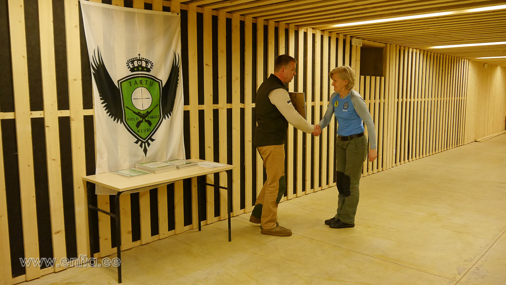 Esimesena saab diplomi...